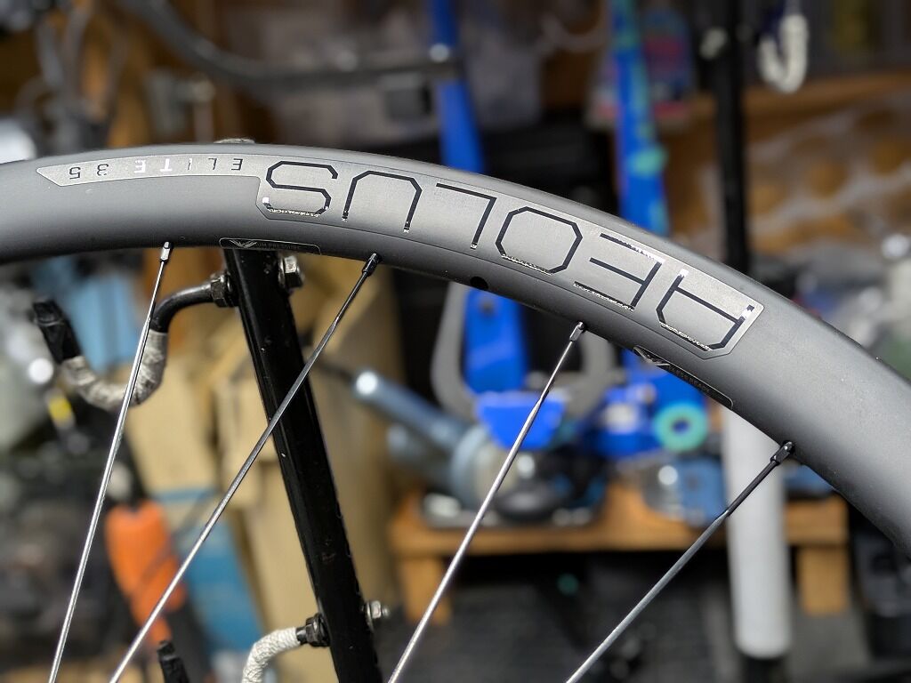 UMA-ページ Bontrager Aeolus Elite 35 美品 Bontrager Aeolus Elite 35 TLR 2025