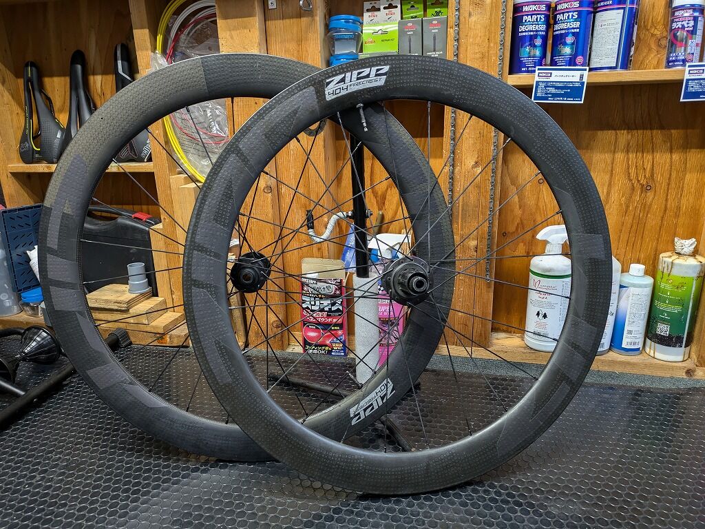 zipp 404 firecrest カーボンホイール　定価30万 トレンドを抑えた逸品。ZIPP Firecrest 404 カーボン チューブ