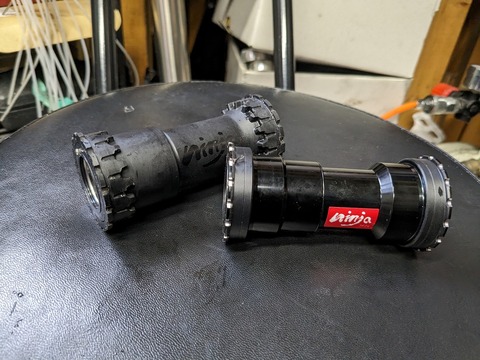 左右結合式（スレッドフィット）BB TOKENのNINJAとNINJA LITE