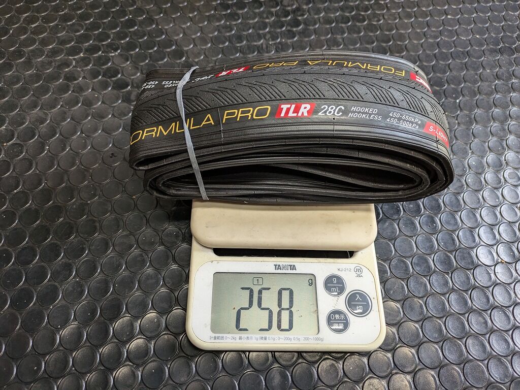新タイヤ 第6世代 IRC FORMULA PRO TLR S-LIGHT組付け : えふえ