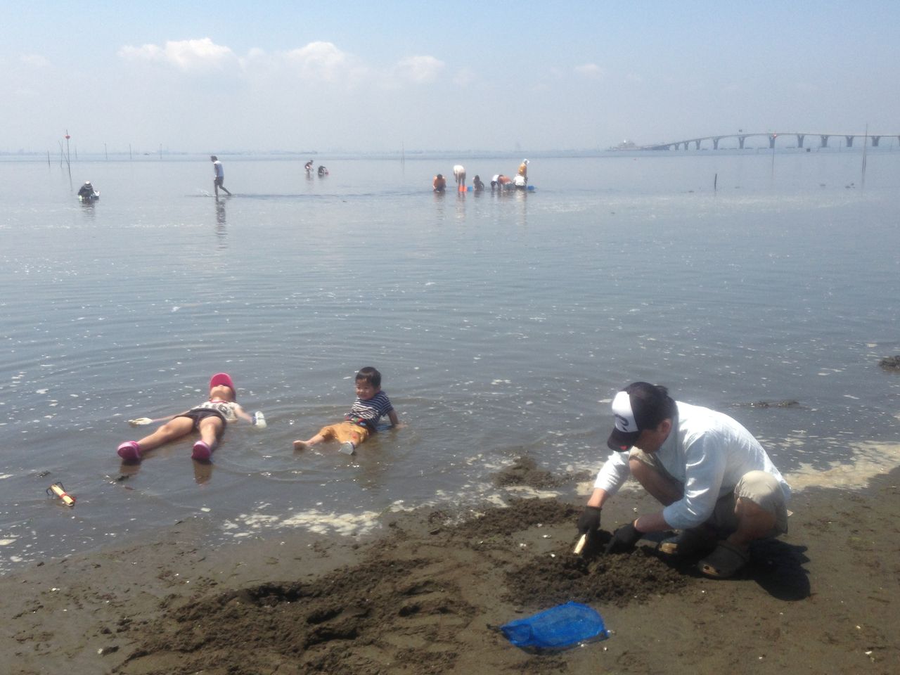 金田見立海岸で潮干狩り Wood Village Fishing キムとゆかいな仲間達