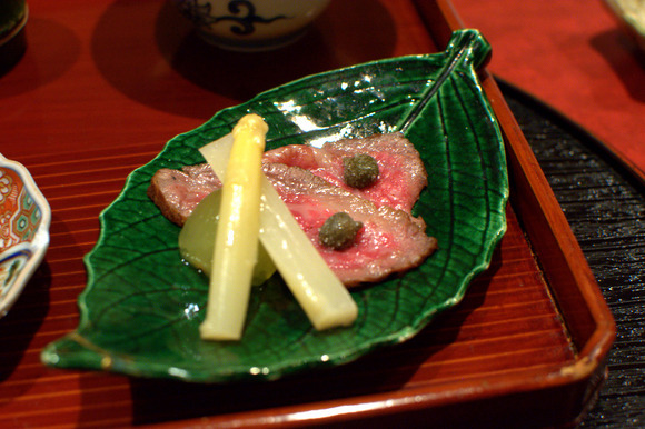 ももたたきケイパー
