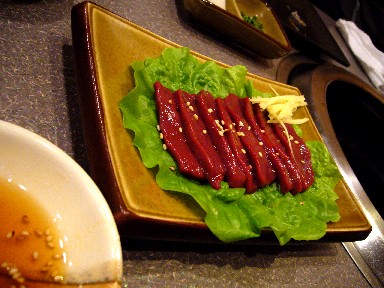 051208龍叶苑レバ刺し1000.jpg