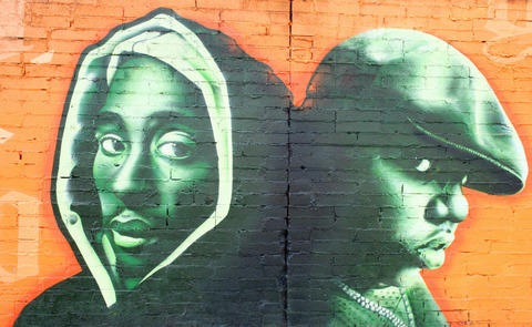 2_pac_and_biggy_mural_by_dubsbhoy-d4madgx