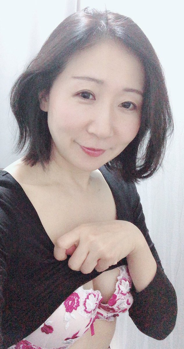 【画像】43歳人妻の自撮り写真がエロすぎるｗｗｗ