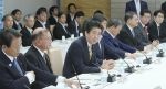 【安倍首相】「70歳就業へ法改正」　ニッポン1億総活躍プラン会合