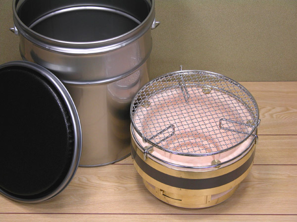 七輪の運搬 : 囲炉裏・火鉢・七輪のうんちく － 炭火道