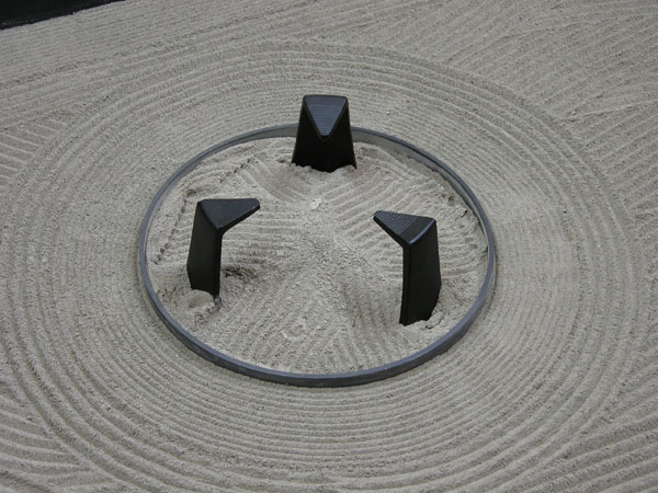 南部鉄器の五徳 : 囲炉裏・火鉢・七輪のうんちく － 炭火道
