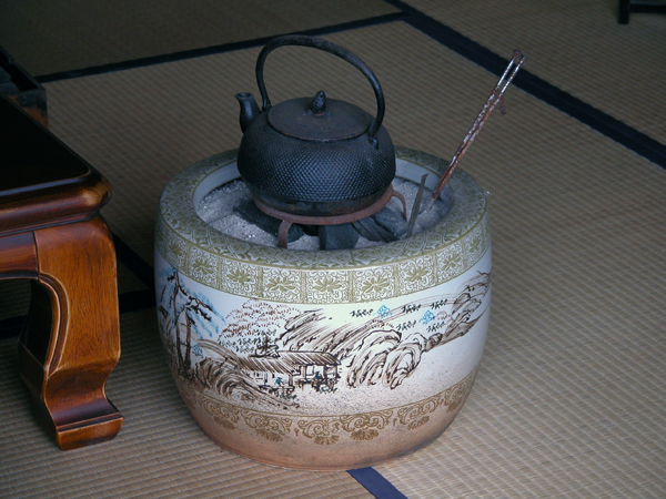 火鉢の種類 囲炉裏 火鉢 七輪のうんちく 炭火道 火鉢の種類 囲炉裏 火鉢 七輪のうんちく 炭火道