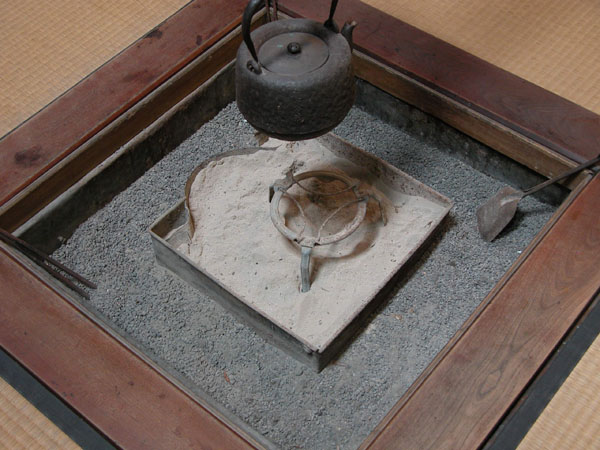 囲炉裏の内炉（角型） 販売 : 囲炉裏・火鉢・七輪のうんちく － 炭火道