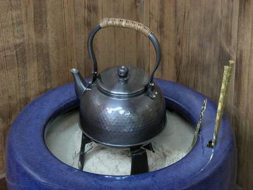 五徳のうんちく －2 五徳の選び方 : 囲炉裏・火鉢・七輪のうんちく