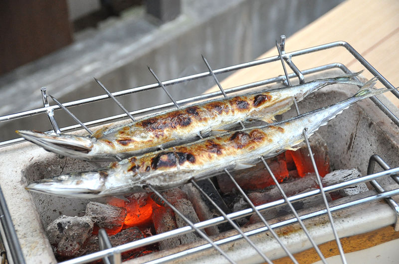 【匿名配送】【新品未使用】（七輪本舗）焼鳥秋刀魚 七輪 七輪！七輪本舗の「焼鳥秋刀魚七輪」がきた！ | 七輪マスター