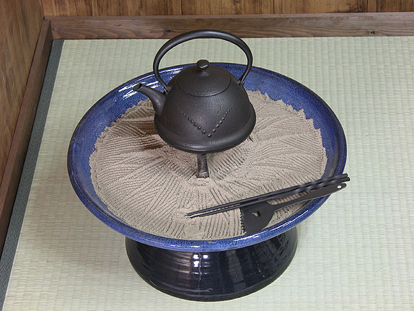 火鉢　囲炉裏　七輪 囲炉裏・火鉢・七輪のうんちく － 炭火道