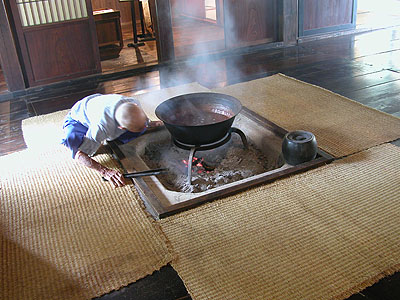 昭和アンティーク♪この冬まったり♪囲炉裏を囲んでお鍋などいかがでしょうか♪ 卓上囲炉裏 ミニ囲炉裏 箱火鉢 七輪 火鉢 IRORI 昭和レトロ