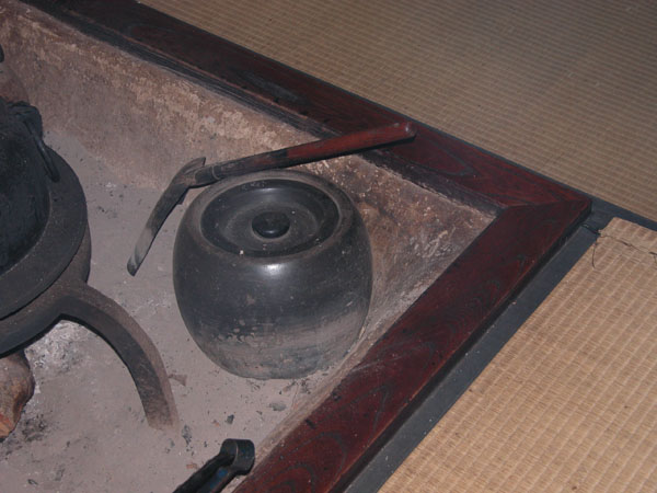 囲炉裏の道具・名称・名前 （後編 : 囲炉裏・火鉢・七輪のうんちく