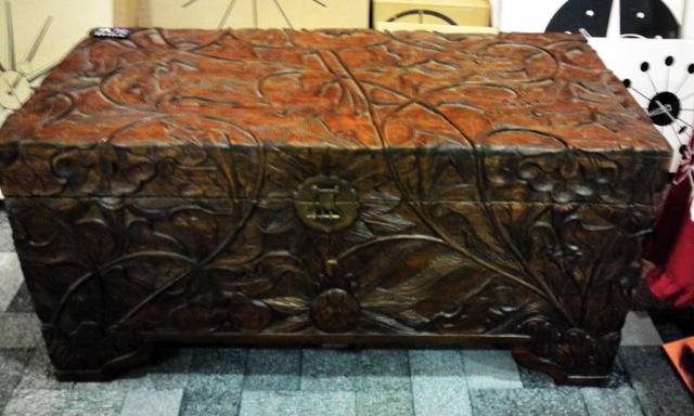 キャンドルの真ん中には何を入れますか？