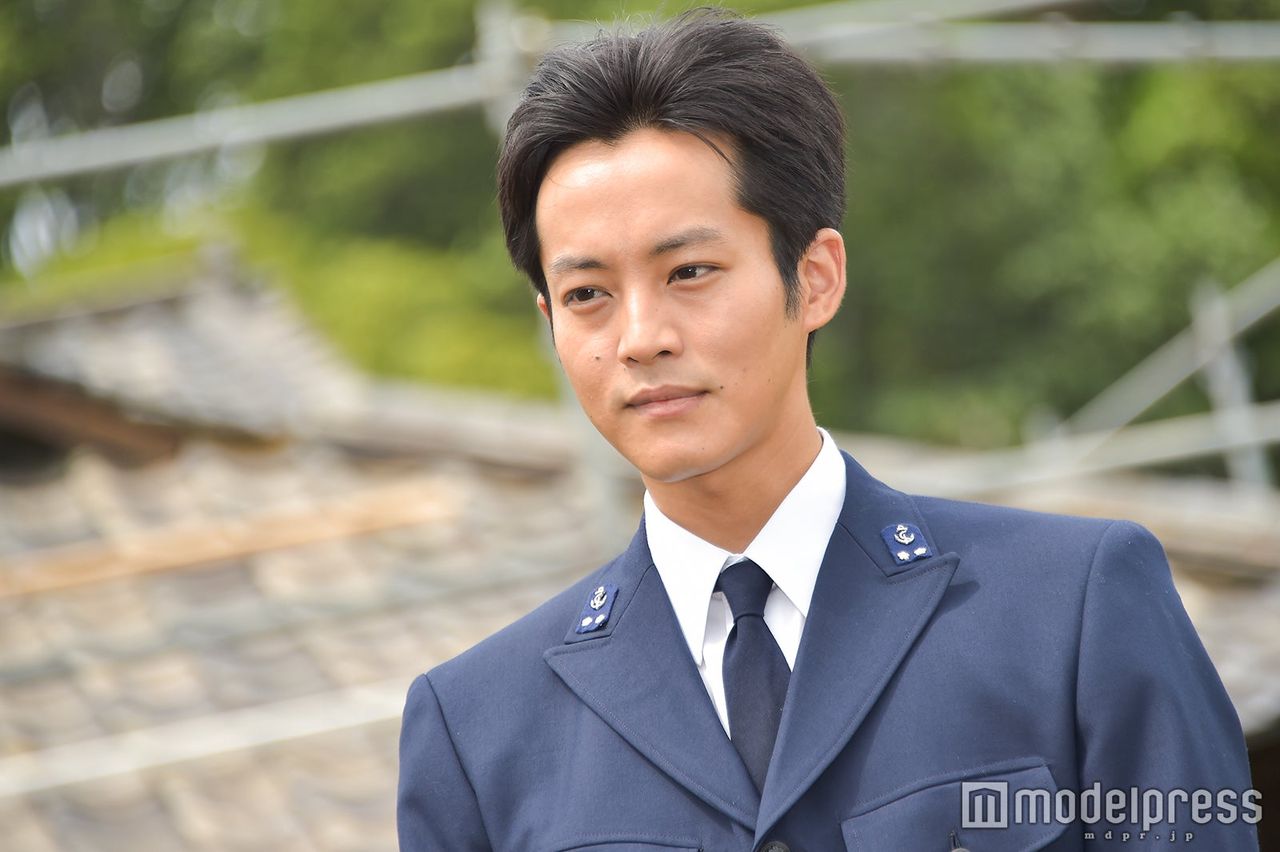 芸能 松坂桃李にハゲ疑惑 デコ出し 写真に心配の声 前髪を下ろさないと 俺たちのまとめ速報 芸能 松坂桃李にハゲ疑惑 デコ出し 写真に心配の声 前髪を下ろさないと 俺たちのまとめ速報
