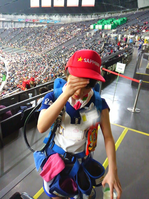 スコアボード サード ビール売り子 初物づくし ファイターズ魂