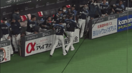 CE5FEA7F-86C4-4AE9-9BB6-6205A25366CA