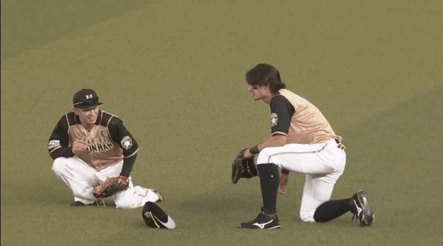 日ハム西川と大田が交錯 互いに見つめ合う ファイターズ王国 日ハムまとめブログ 日ハム西川と大田が交錯 互いに見つめ合う ファイターズ王国 日ハムまとめブログ