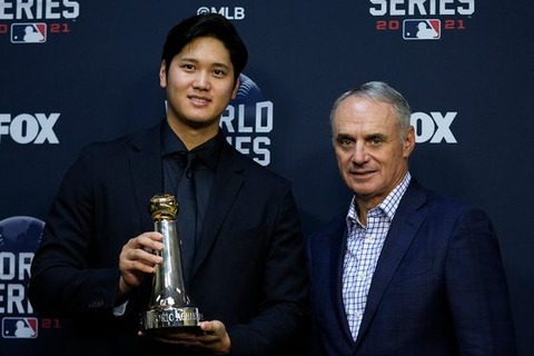 20211027_ohtani_ap-560x373