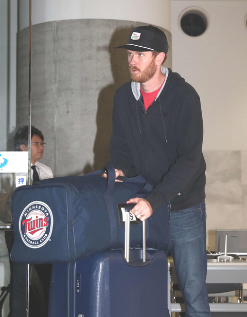 FB01B88B-03D3-425A-93AA-D5575D71DF64