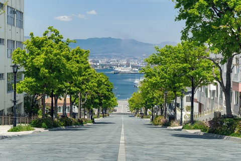 Hachiman-Zaka_Slope-1