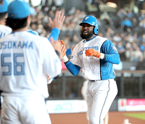 NPB1号の日本ハム・ハンソン「日頃の努力が実ってよかった」 : ファイターズ王国@日ハムまとめブログ
