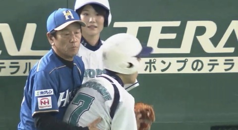 日ハム栗山監督 ついにボールボーイにまで手を出してしまう ファイターズ王国 日ハムまとめブログ 日ハム栗山監督 ついにボールボーイにまで手を出してしまう ファイターズ王国 日ハムまとめブログ