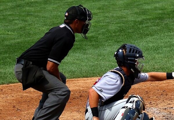 【悲報】日本のプロ野球、一向にロボット審判を導入する気配がない