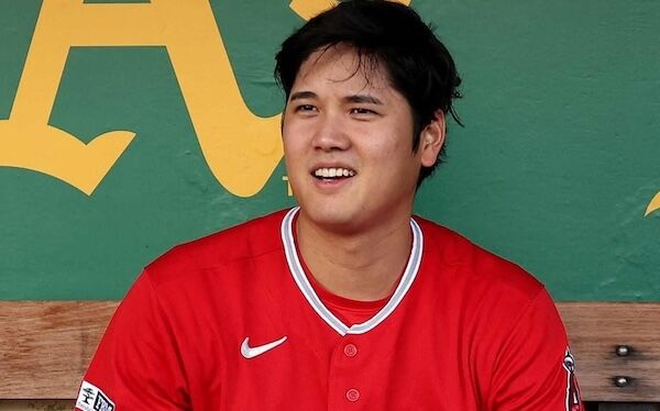 大谷翔平、エンゼルス時代にベンチ裏でポーカーをしていた