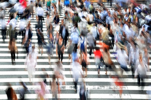 pedestrians-400811__480
