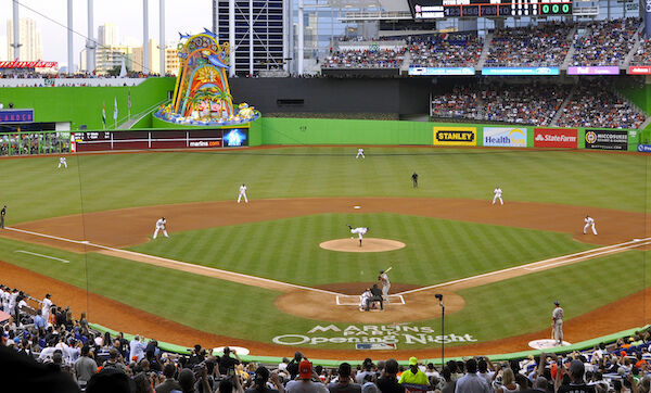 Marlins_First_Pitch_at_Marlins_Park,_April_4,_2012_(cropped)