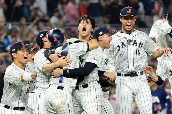 【朗報】今年の流行語大賞、大谷のアレに決まる