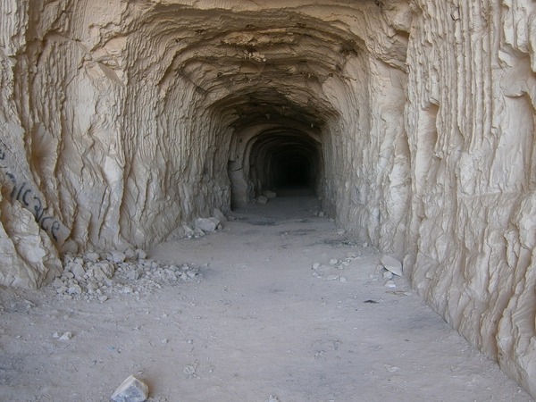 cave-94193_1280