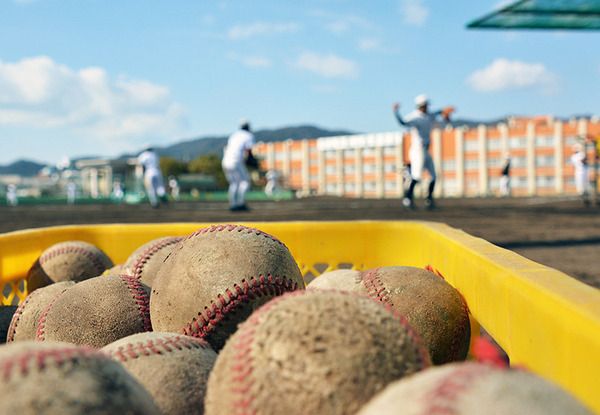 強豪校A「ウチは推薦以外入部させない」強豪校B「ウチは来るもの拒まず（部員100人）」