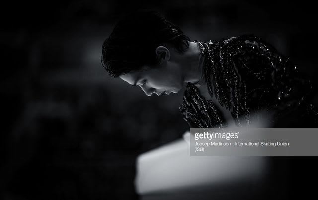 羽生結弦 モノクロ写真集 フィギュアスケート総合ニュース