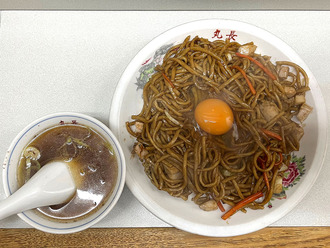 220514Ymarucyo_yakisoba+tamago