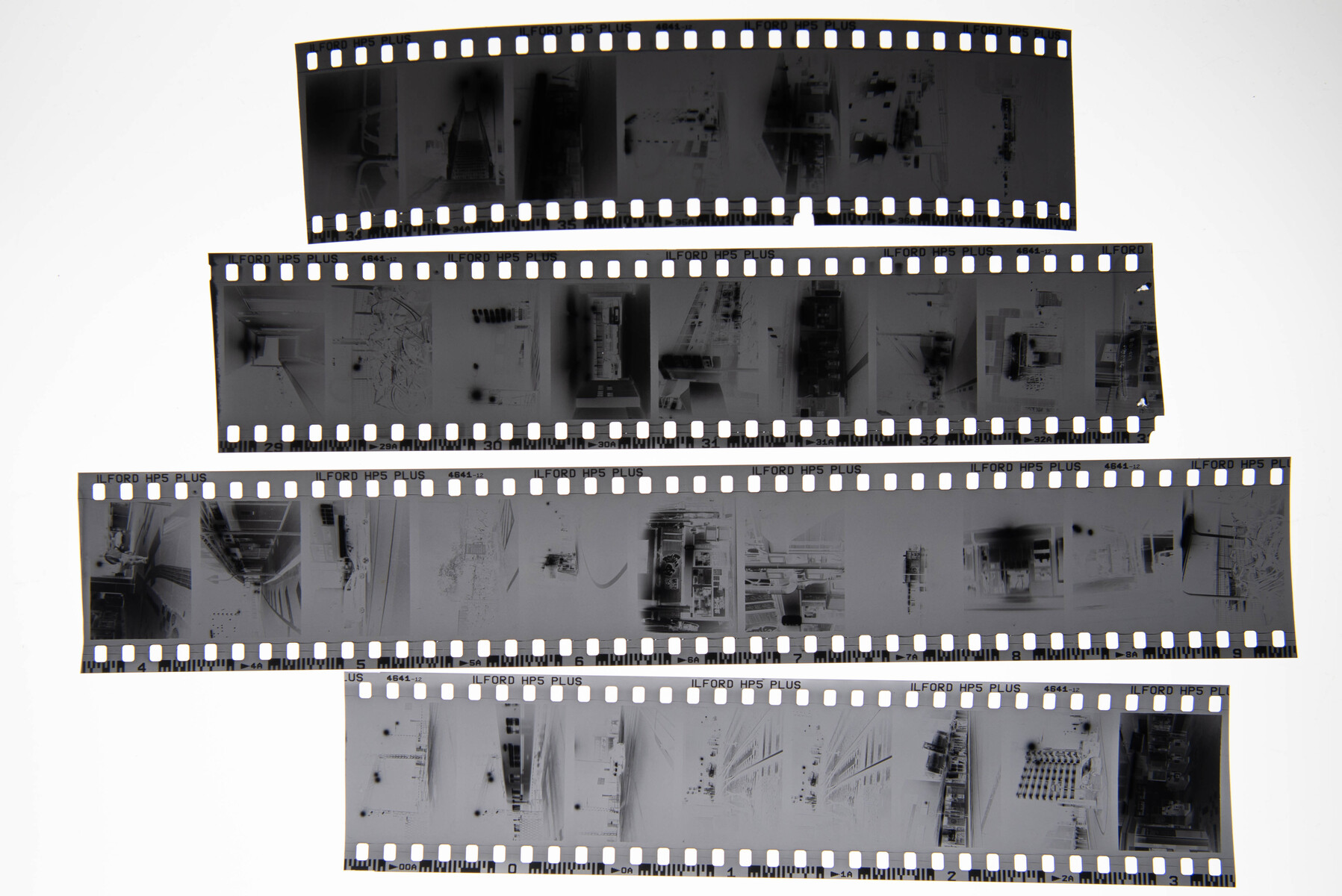 アレ・ブレ・ボケの高温現像( HP5+ & Papitol ) part2 : Darkroom Door