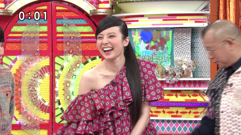 肩を出すベッキーさんがセクシー Find The Beauty 肩を出すベッキーさんがセクシー Find The Beauty