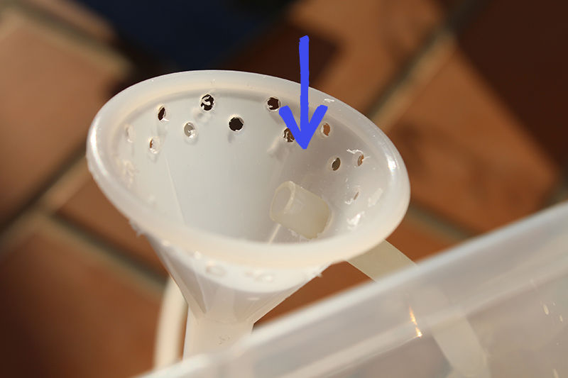 100均 De 投げ込み式フィルター めだかのたまごちゃん