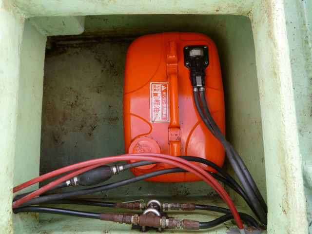 ディーゼル船外機の軽油燃料タンク うみかぜ２８ 遊覧船仕様 能登島のイルカウォッチングクルーズは 能登島マリンリゾート