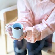 73歳の幸せな暮らし: 収入や貯金に頼らない生活スタイルの秘密