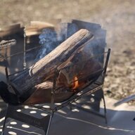焚き火の後始末、焚き火台の重要性を再確認！