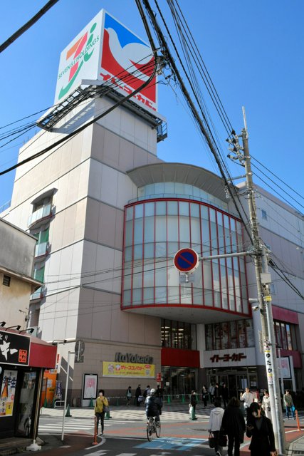 「クレヨンしんちゃん」の舞台、イトーヨーカドー春日部店が閉店！その影響とは