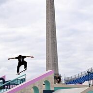 雨で延期となったパリ五輪スケートボード男子ストリート、ファンの期待高まる
