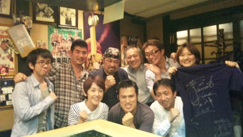 最後の別れ：宮尾すすむさんの通夜に見る愛と悲しみ