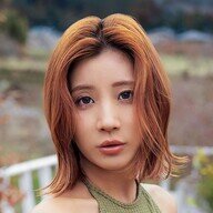 葉月あやの妖艶な水着披露！美ボディを大胆に魅せるポーズ