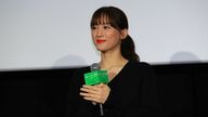 綾瀬はるかが涙した26歳差の共演者からの感動サプライズ