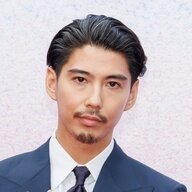 賀来賢人の魅力を探る！コメディからヒューマンドラマまでの幅広い演技力